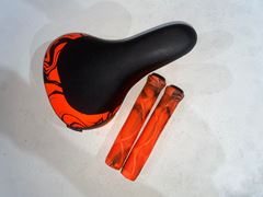 KIT SELIM BMX C/CARRINHO + MANOPLA LARAN